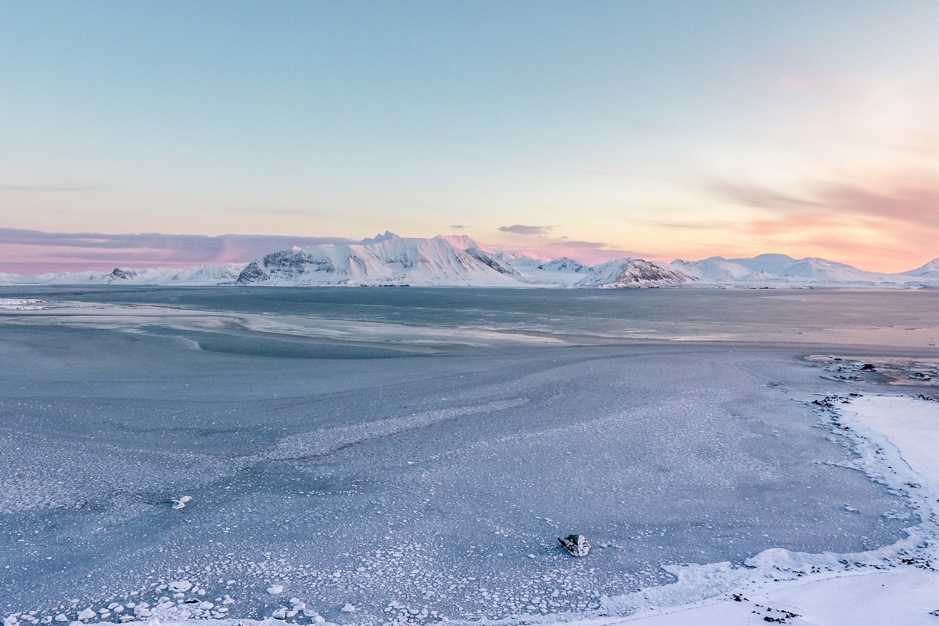 スヴァールバル諸島の風景　ノルウェーの風景