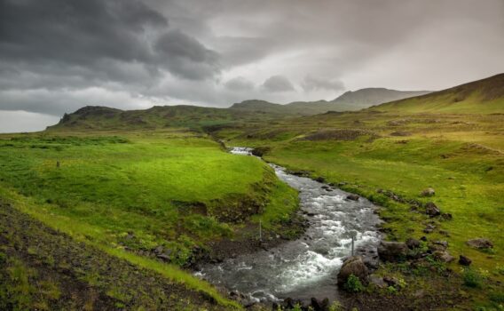 アイスランドの川　アイスランドの自然風景