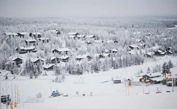 冬のラップランド　ルカの風景　フィンランドの冬の風景