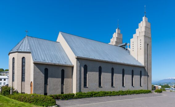 アークレイリ教会　アイスランドの風景