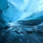 アイスランドの氷の洞窟　アイスランドの風景