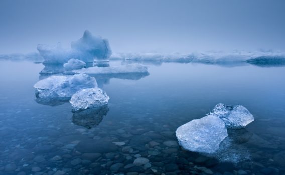 ヨークルスアゥルロゥン氷河湖の風景　アイスランドの風景