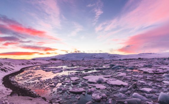 ヨークルスアゥルロゥン氷河湖の絶景　アイスランドの風景