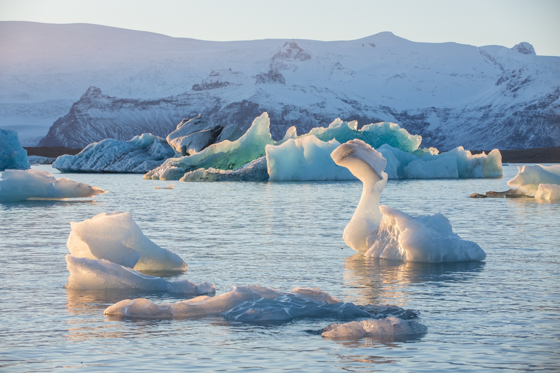 ヨークルスアゥルロゥン氷河湖　アイスランドの風景