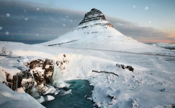 キルキュフェットル　アイスランドの風景