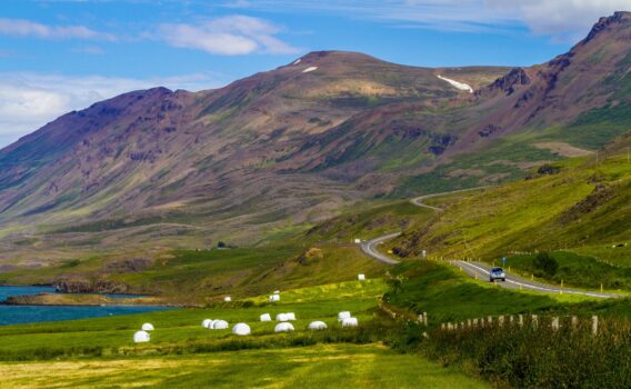 アークレイリ郊外の風景　アイスランドの風景