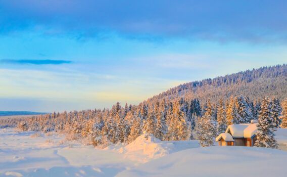 真冬のキルナの風景　スウェーデンの冬の絶景