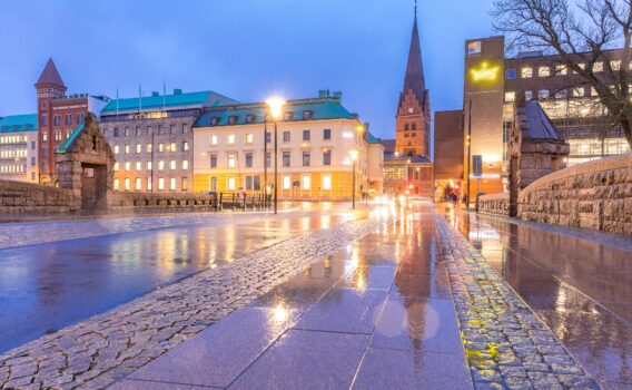 夕暮れのマルモの街並み　スウェーデンの風景