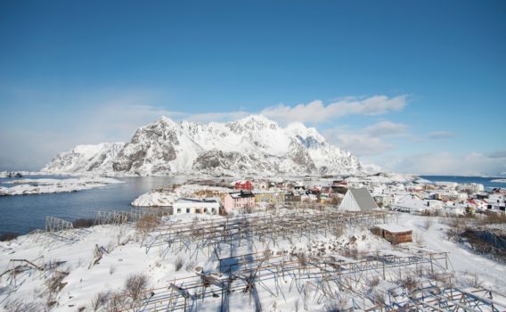 冬のヘニングスヴァール　ロフォーテン諸島　ノルウェーの冬の風景