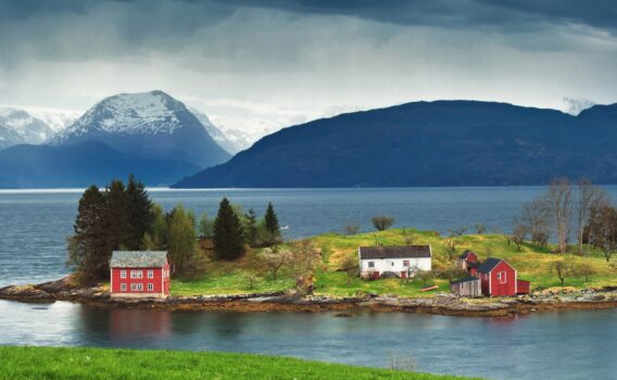 ハダンゲルフィヨルドの風景　ノルウェーの風景