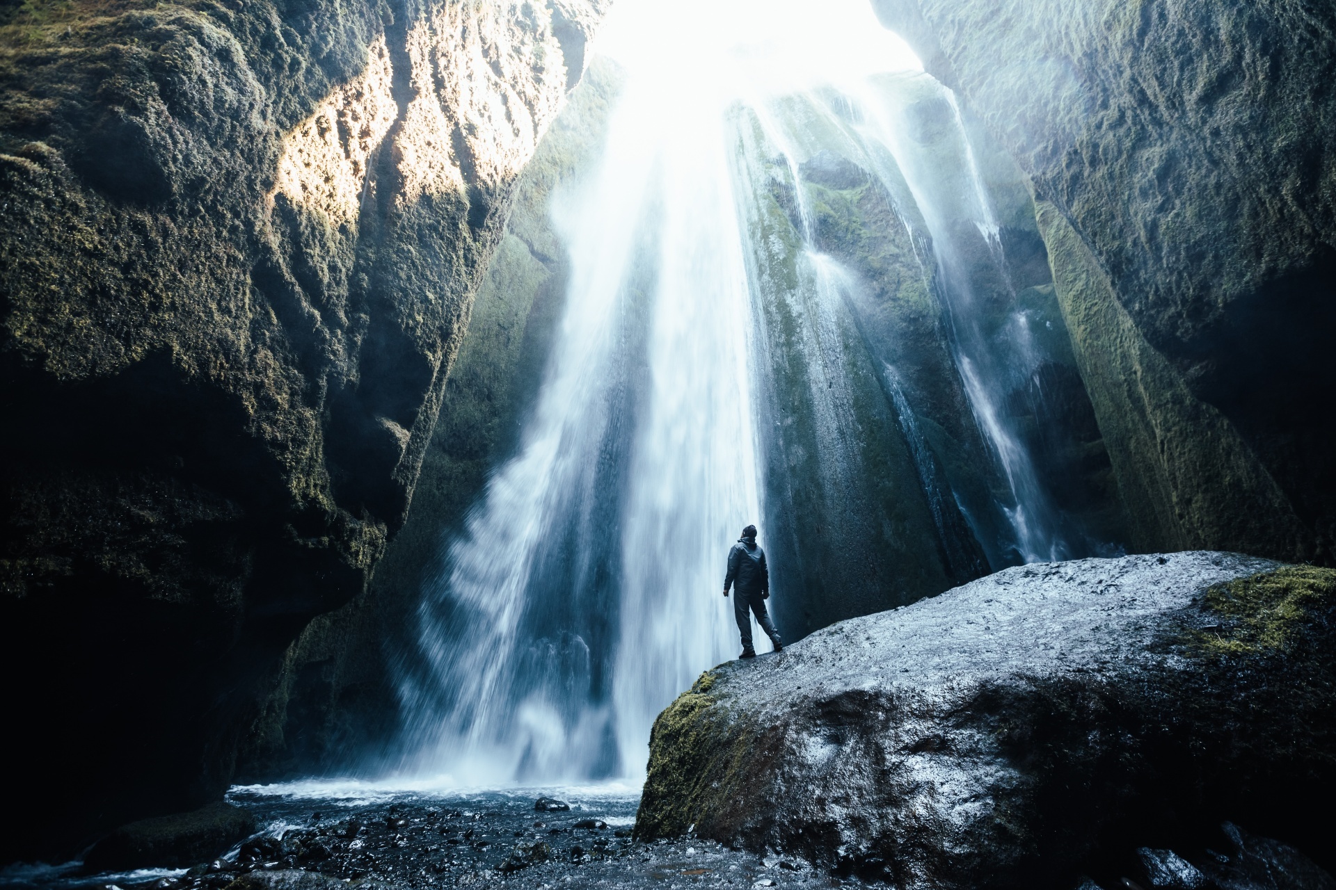 グリューフラブーイ滝の風景　アイスランドの風景