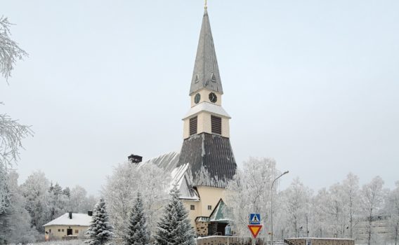 冬のロヴァニエミの教会　フィンランドの冬の風景