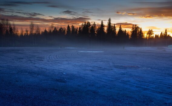秋の北極圏の風景　フィンランドの風景