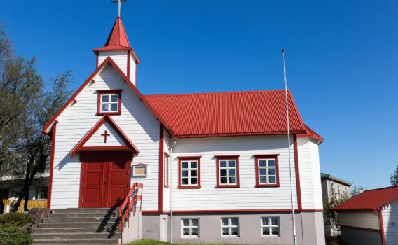 聖ペテロ教会　アークレイリの風景　アイスランドの風景
