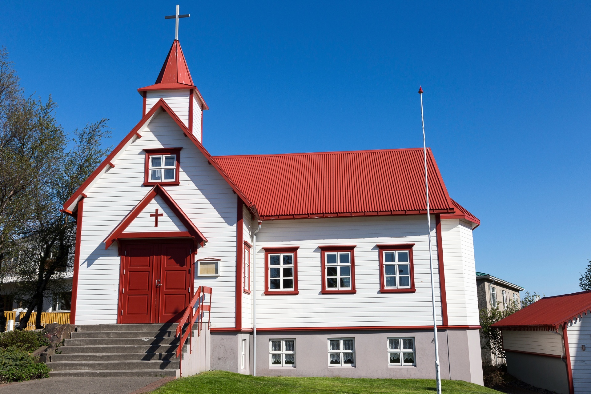 聖ペテロ教会　アークレイリの風景　アイスランドの風景