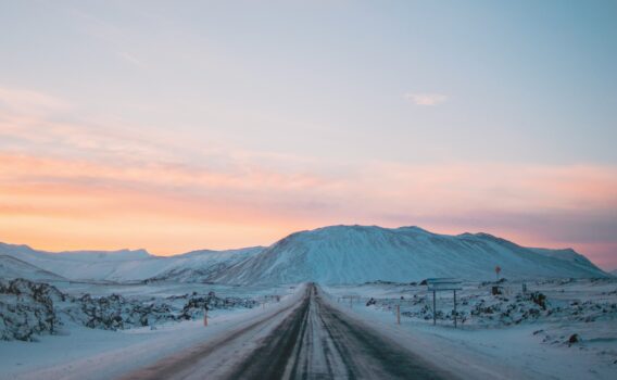 冬のスナイフェルス半島の風景　アイスランドの風景