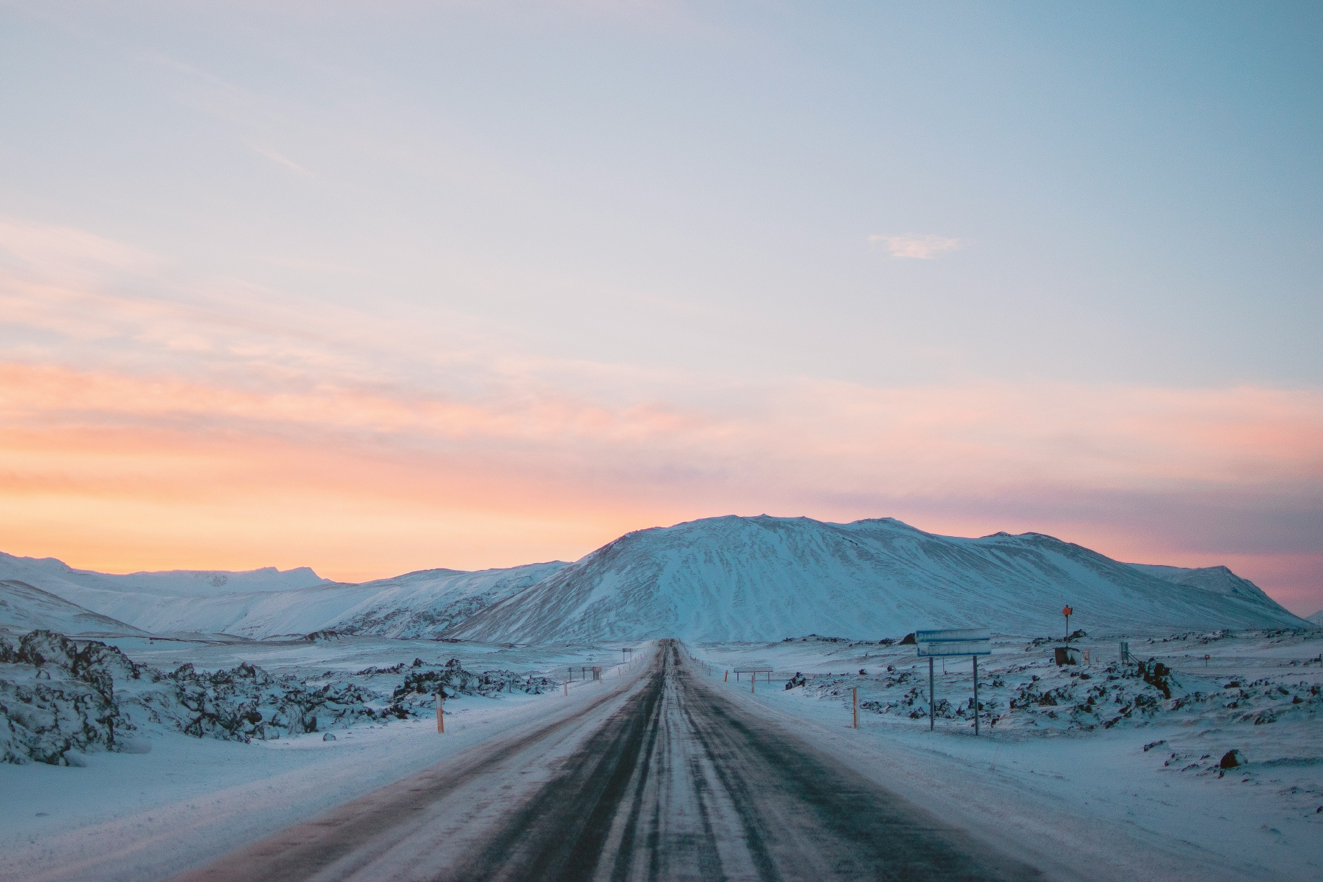 冬のスナイフェルス半島の風景　アイスランドの風景