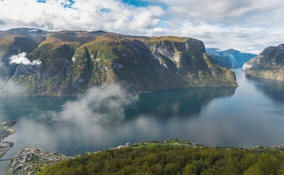 ソグネフィヨルドの風景　ノルウェーの絶景