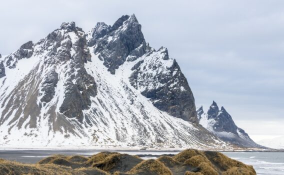 冬のストックスネスの風景　アイスランドの風景
