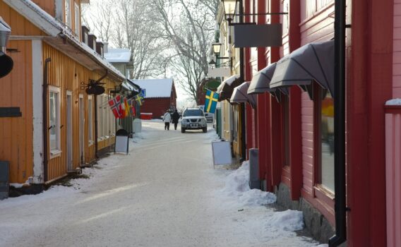 冬のシグトゥーナ　スウェーデンの冬の風景