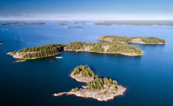 フィンランド多島海域の風景　フィンランドの夏の風景