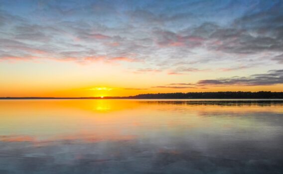 メーラレン湖の夕日　スウェーデンの風景