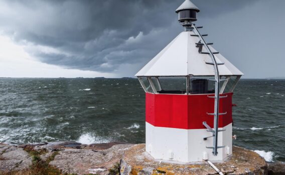 スオメンリンナの灯台　フィンランドの風景