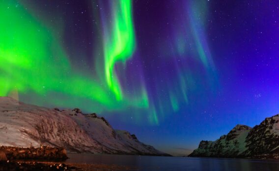 アシュフィヨルドのオーロラ　ノルウェーのオーロラの風景