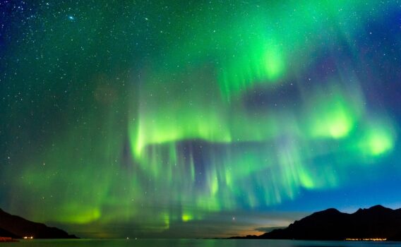 グロトフィヨルドのオーロラ　ノルウェーの風景