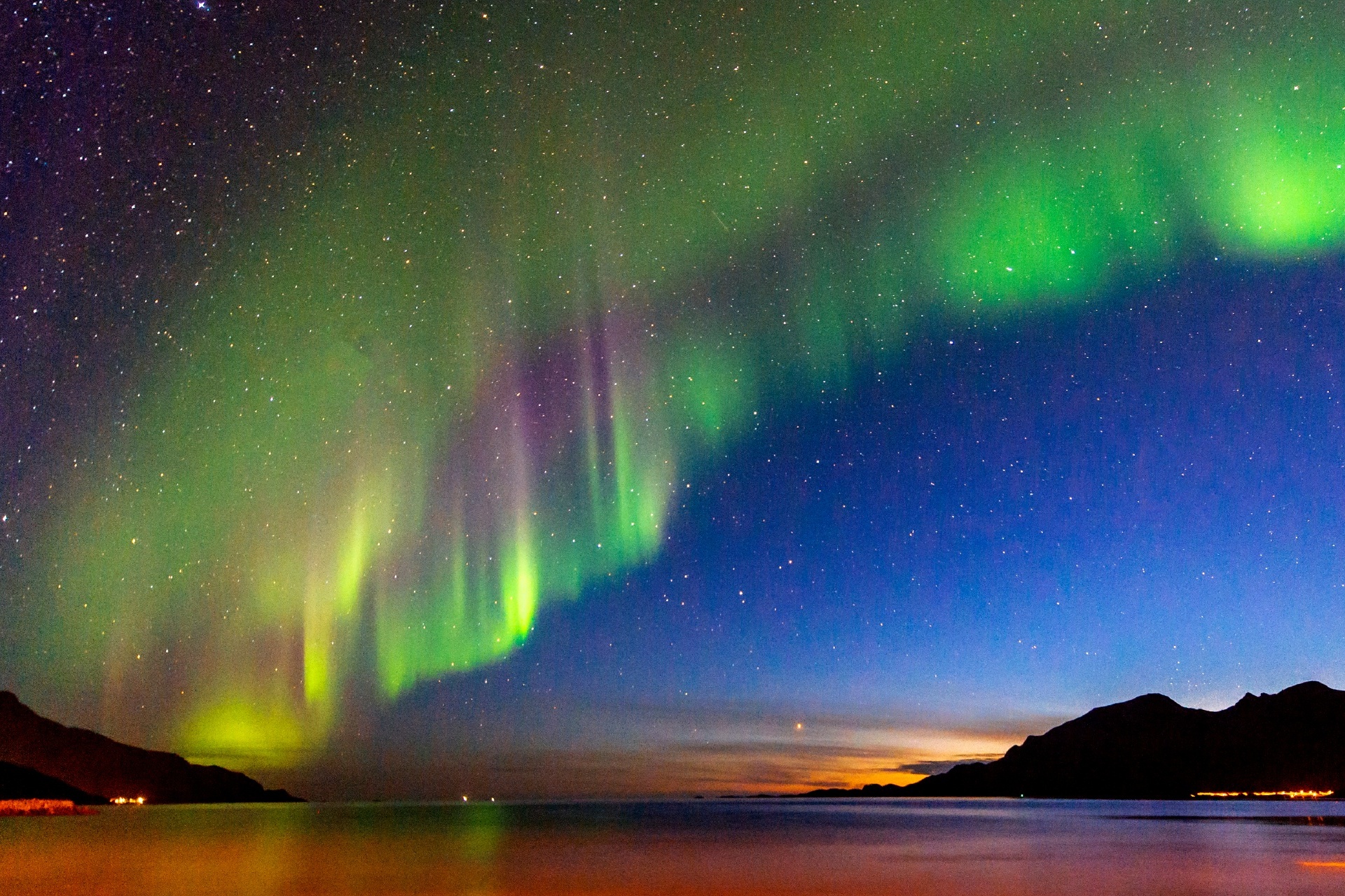 トロムソのオーロラ　ノルウェーの風景