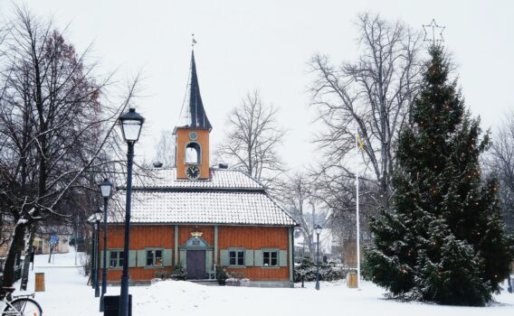 冬のシグトゥーナ　スウェーデンの冬の風景