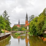 ウプサラ大聖堂とフィリス川　スウェーデンの風景