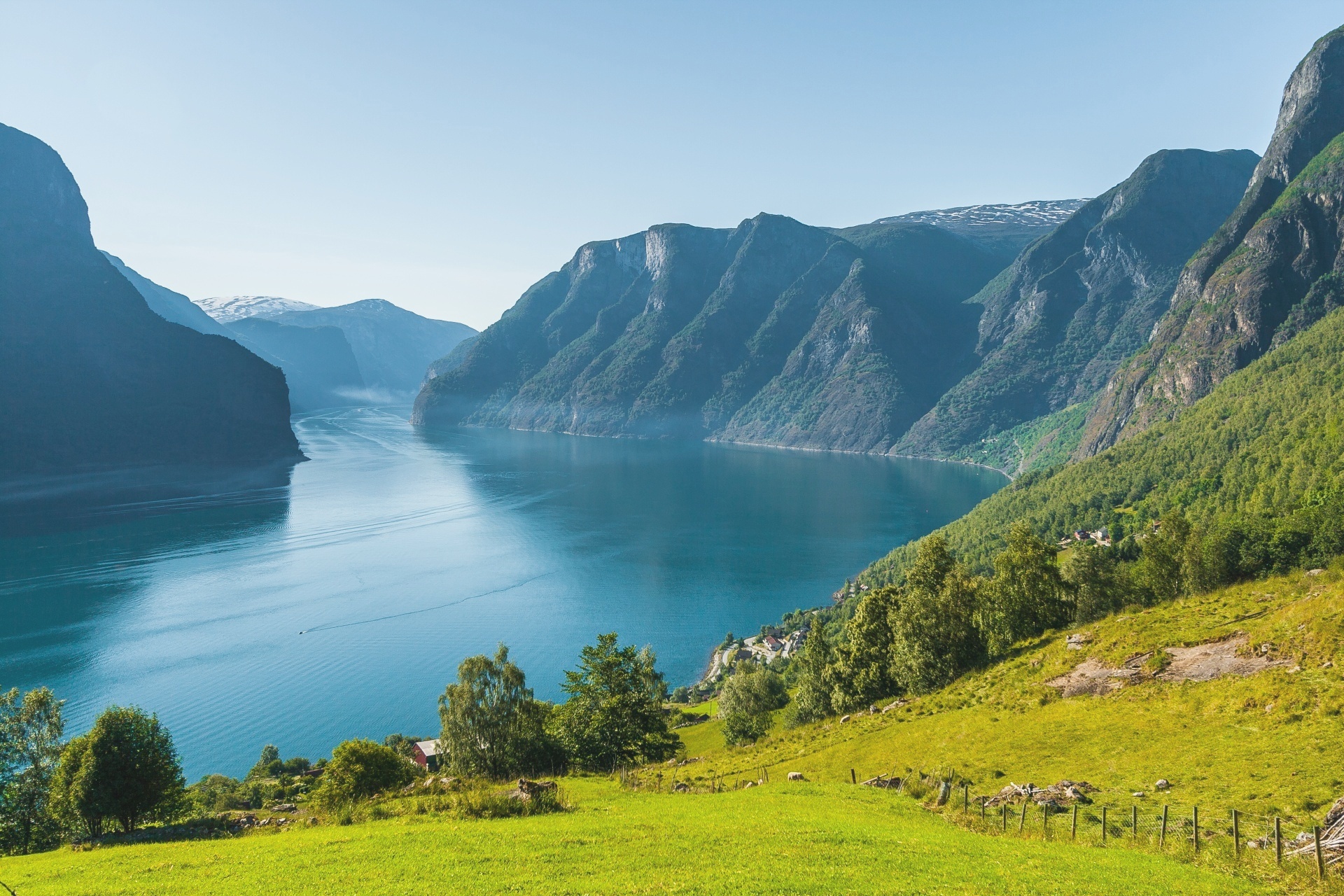 アウルランフィヨルドの風景　ノルウェーの風景