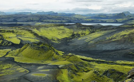 アイスランドの中央高原地帯の風景　アイスランドの風景