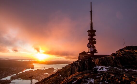 ベルゲンの冬の夕日　ノルウェーの風景