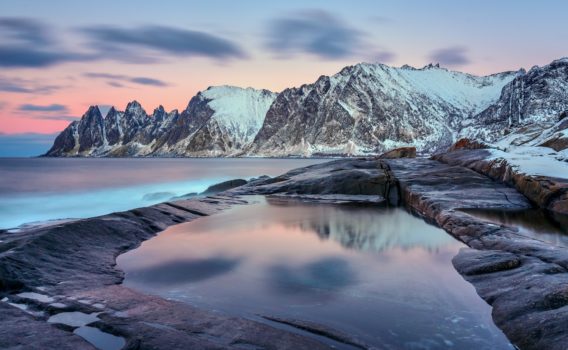 冬のセニヤ島の風景　ノルウェーの冬の風景