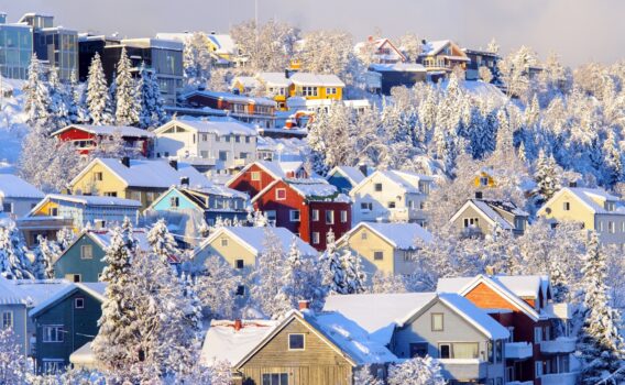 冬のトロムソの町並み　ノルウェーの冬の風景