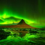 キルキュフェットル山とオーロラの風景　アイスランドの風景