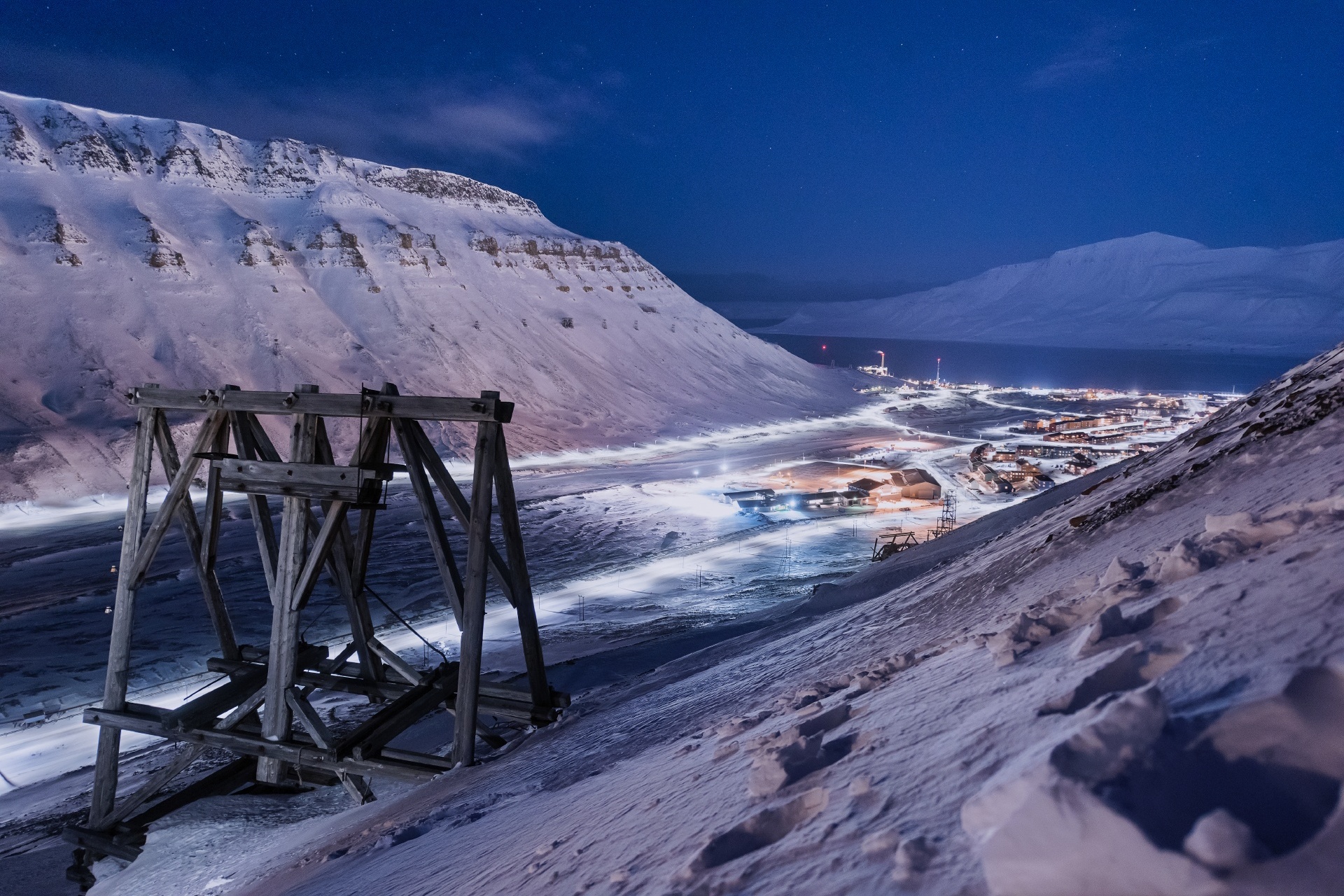 冬のスピッツベルゲン島　ノルウェーの風景