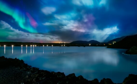 オーロラとブルーラグーン　アイスランドの風景