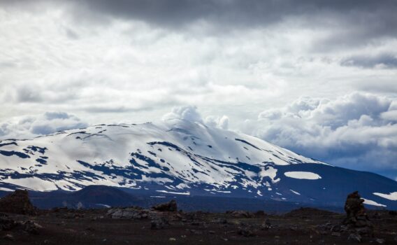 ヘクラ山　アイスランドの風景