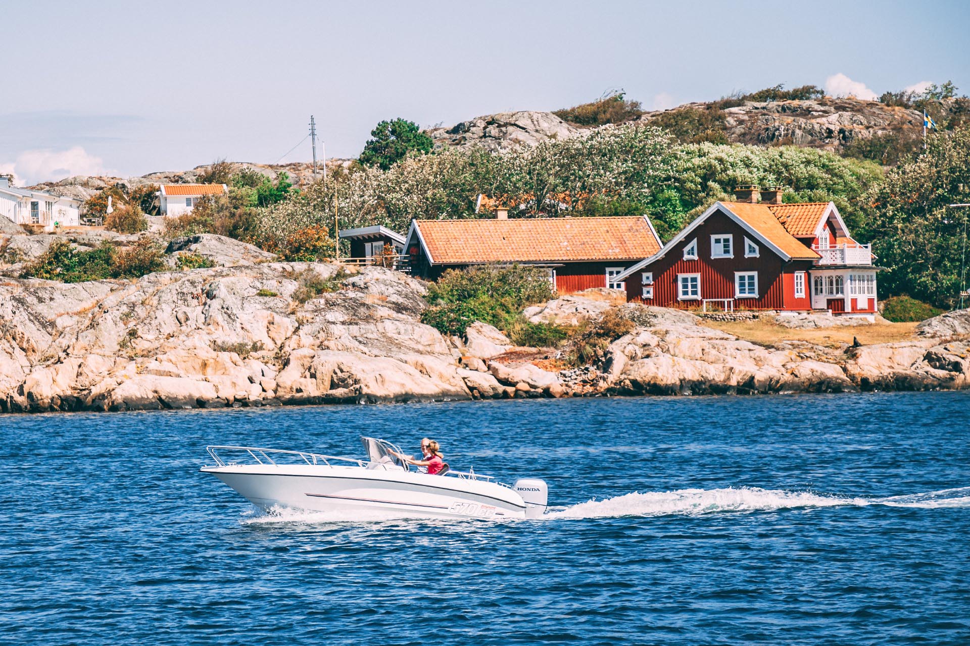 スウェーデンの夏の海