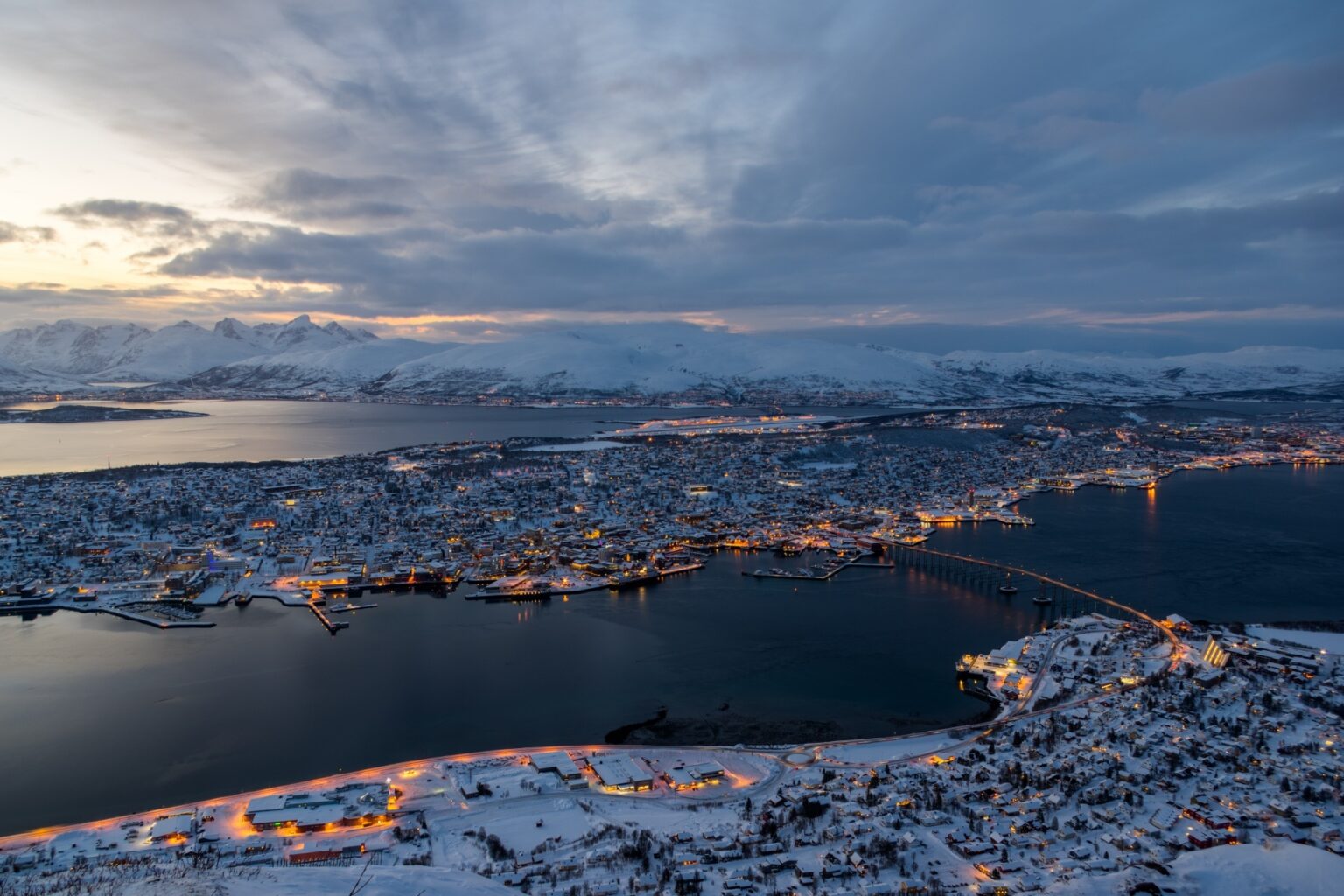 冬のトロムソ ノルウェーの冬の風景 - 北欧の絶景をお届けします hokuo-guide.com's ~北欧の風景~