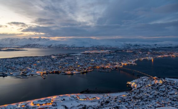 冬のトロムソ　ノルウェーの冬の風景