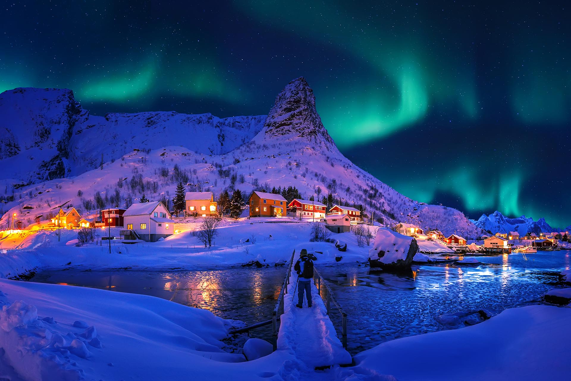 ロフォーテン諸島のオーロラ ノルウェーの冬の絶景 毎日更新！ 北欧の絶景をお届けします ~北欧の風景~