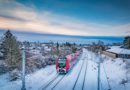 北欧の風景　雪の中をゆく鉄道　デンマーク
