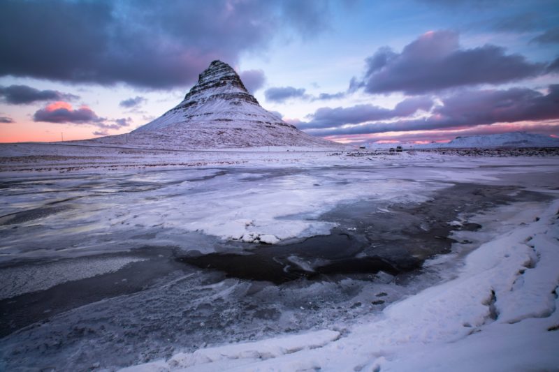 冬のアイスランドの風景