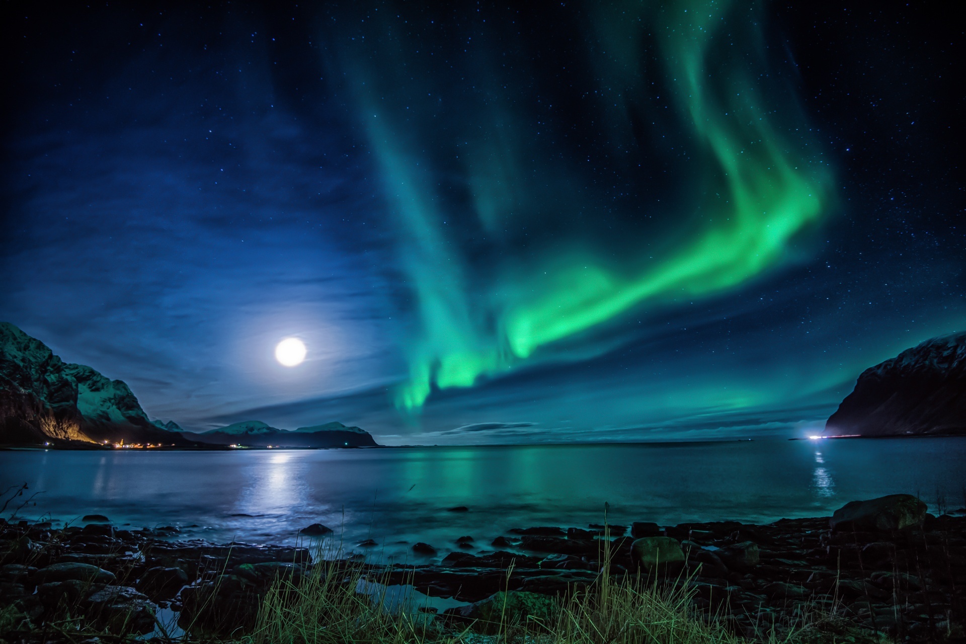 Northern-light-at-Vareidet-in-